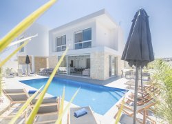  Tourist Info World BV Villas 4 Protaras