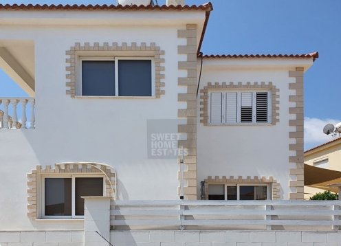 Long Term Stunning 3 Bedroom Villa in Ayia Triada €3,000 per month
