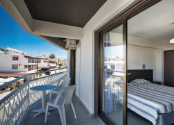  Tourist Info World Apartment Merab Napa Suites