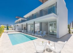  Tourist Info World OP Villas