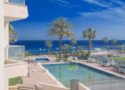  Tourist Info World Fig Tree Bay Seafront Apartments 202