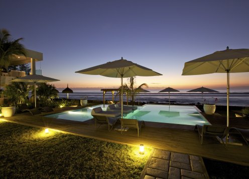 Leora Beach Front Apartments (3 X 3 Bed)