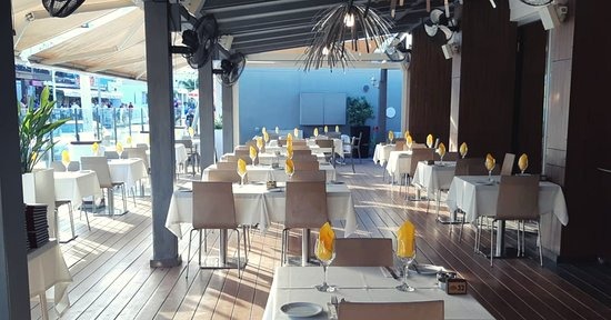 Molti Restaurant Protaras